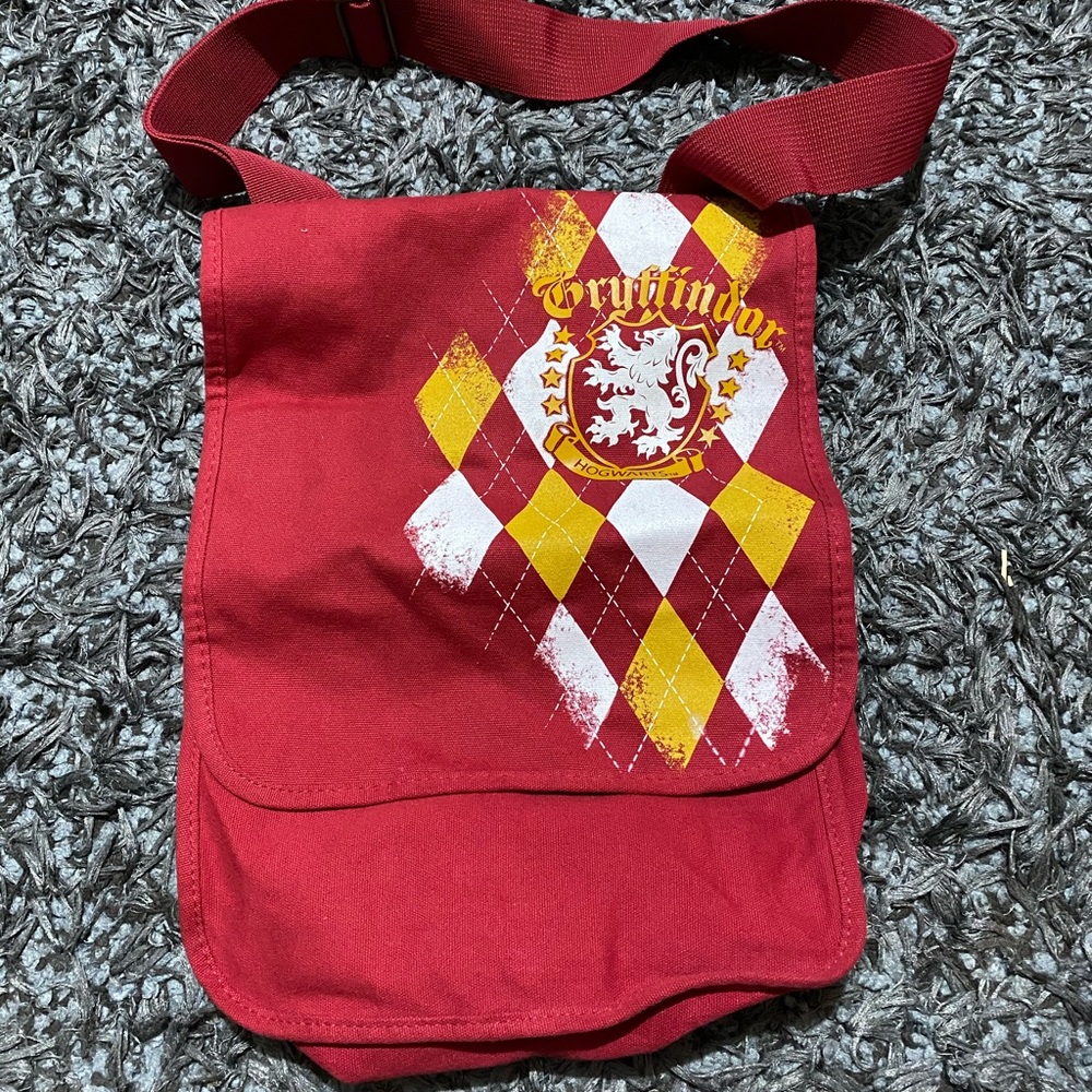 Harry Potter Hogwarts Gryffindor messenger bag